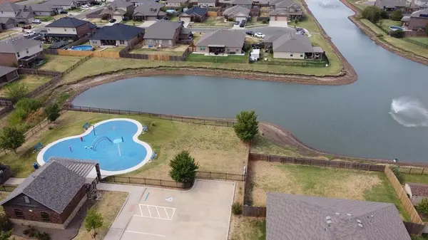 2500 Ressie LN, Yukon, OK 73099
