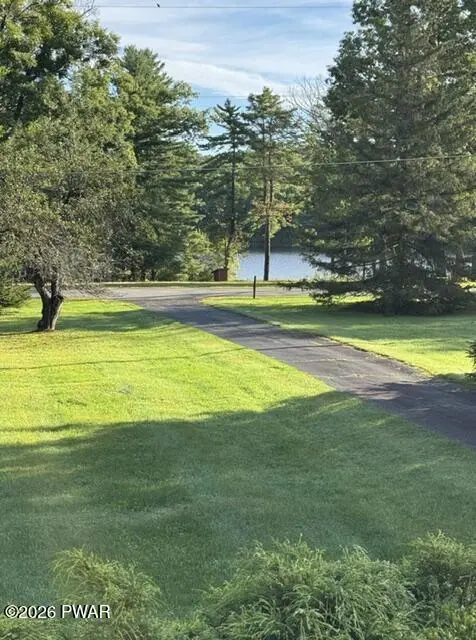 107 Mott RD, Beach Lake, PA 18405