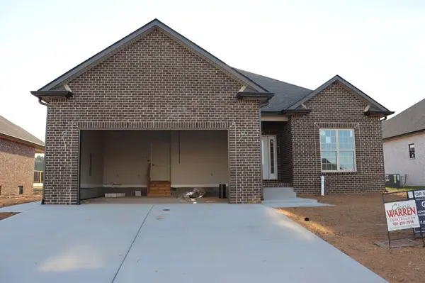 225 Harvest Moon Dr, Clarksville, TN 37043