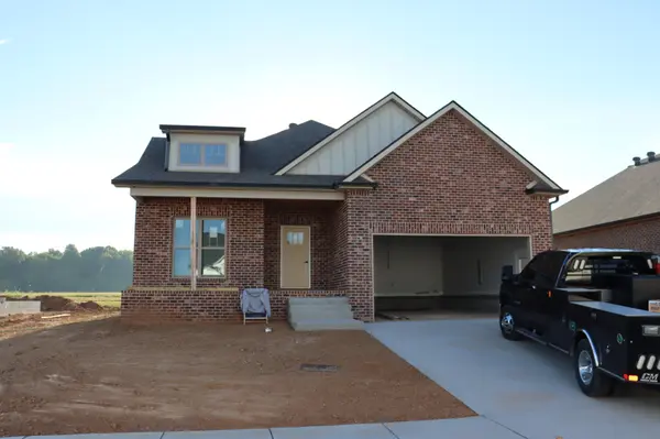 229 Harvest Moon Dr, Clarksville, TN 37043