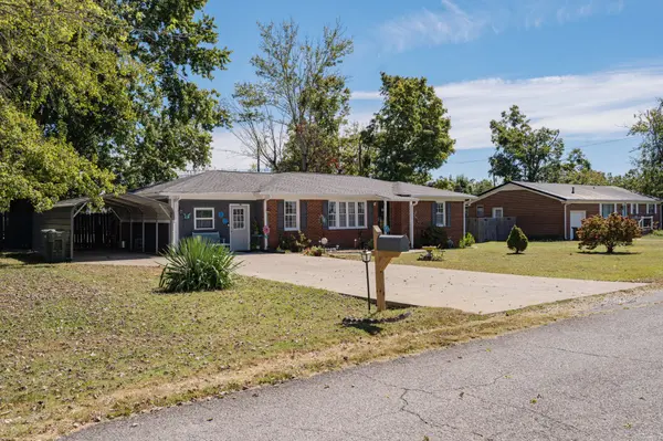 307 Hinson St, Hohenwald, TN 38462