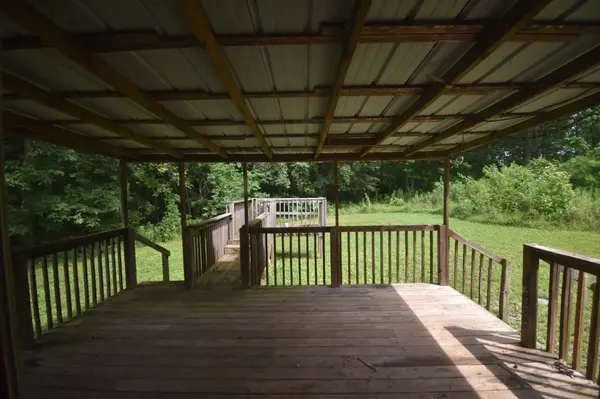 2153 Broome Rd, Palmyra, TN 37142
