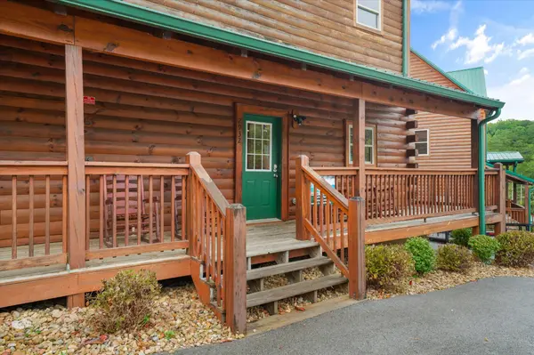 2932 Fiddlers Creek Way, Pigeon Forge, TN 37863