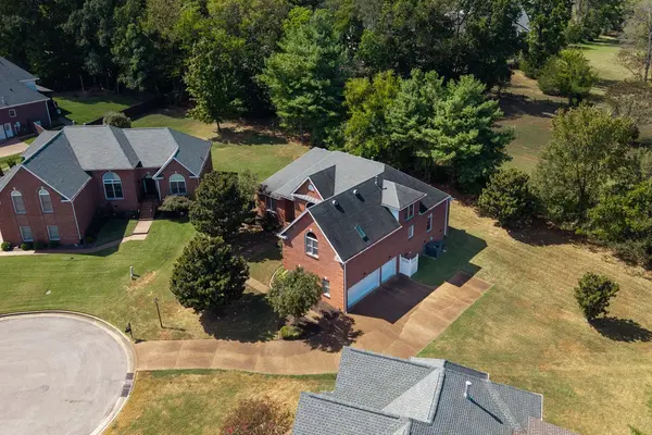 1409 Johns Meadows Cv, Hermitage, TN 37076