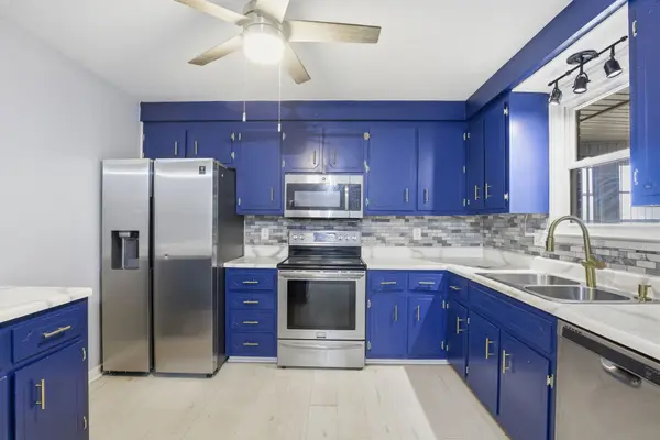 335 Cunningham Ln, Clarksville, TN 37042