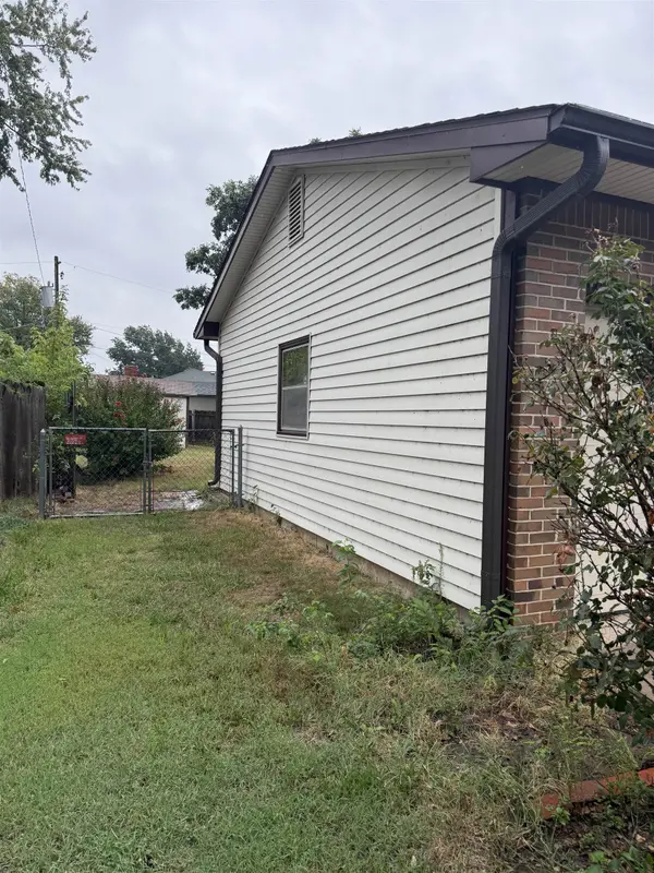 1452 N Melrose Lane, Wichita, KS 67212-1525