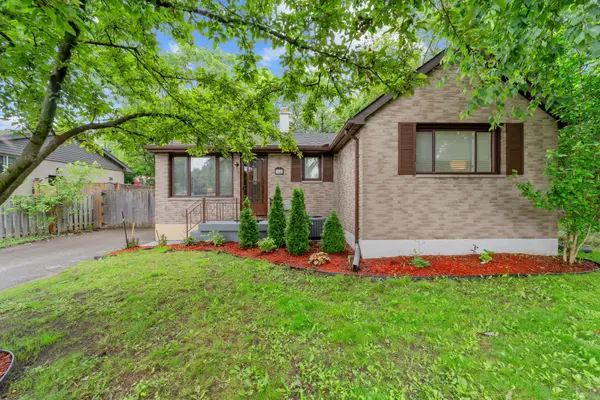 54 Manitoulin DR, London East, ON N5W 1M4
