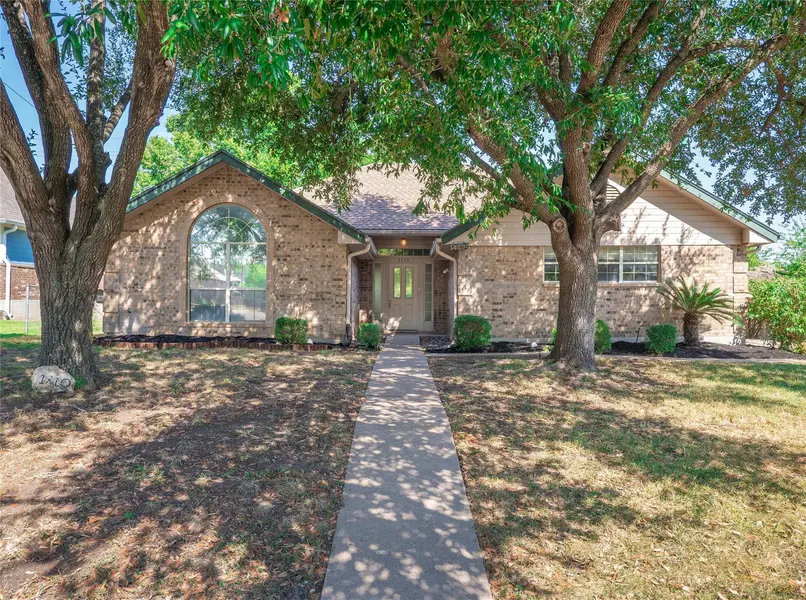 1710 Oaklawn DR, Taylor, TX 76574