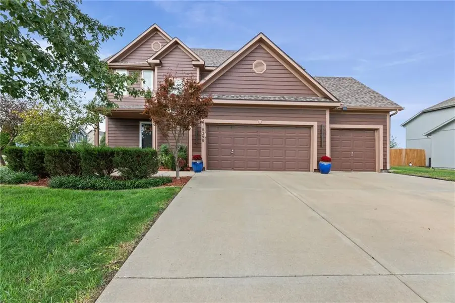 18390 Butternut ST, Gardner, KS 66030