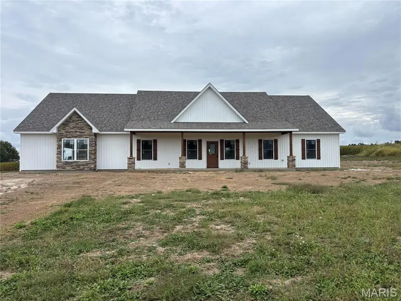 12525 Lone Cedar Loop, New London, MO 63459