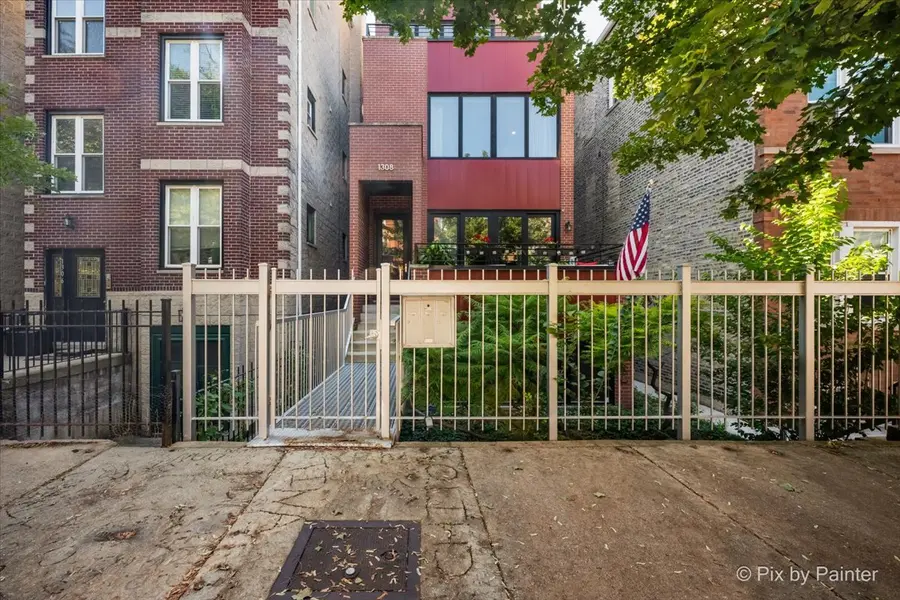 1308 N BOSWORTH AVE #2, Chicago, IL 60622