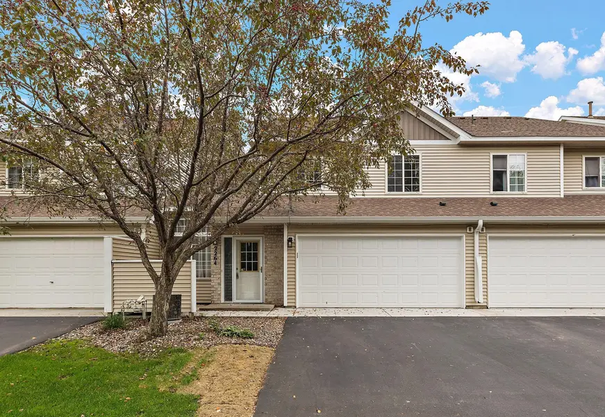 2264 River Rock LN, Shakopee, MN 55379