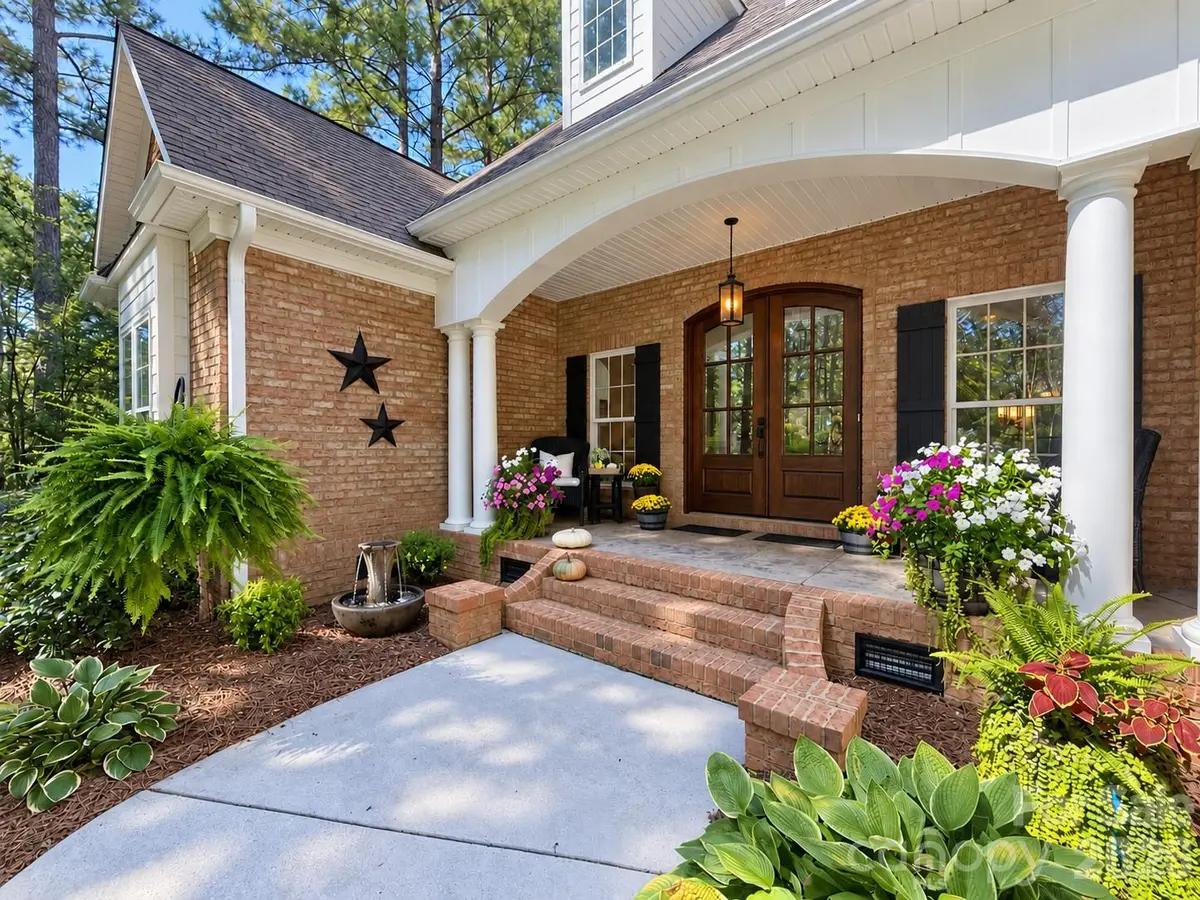 4950 River Hills DR, Denver, NC 28037