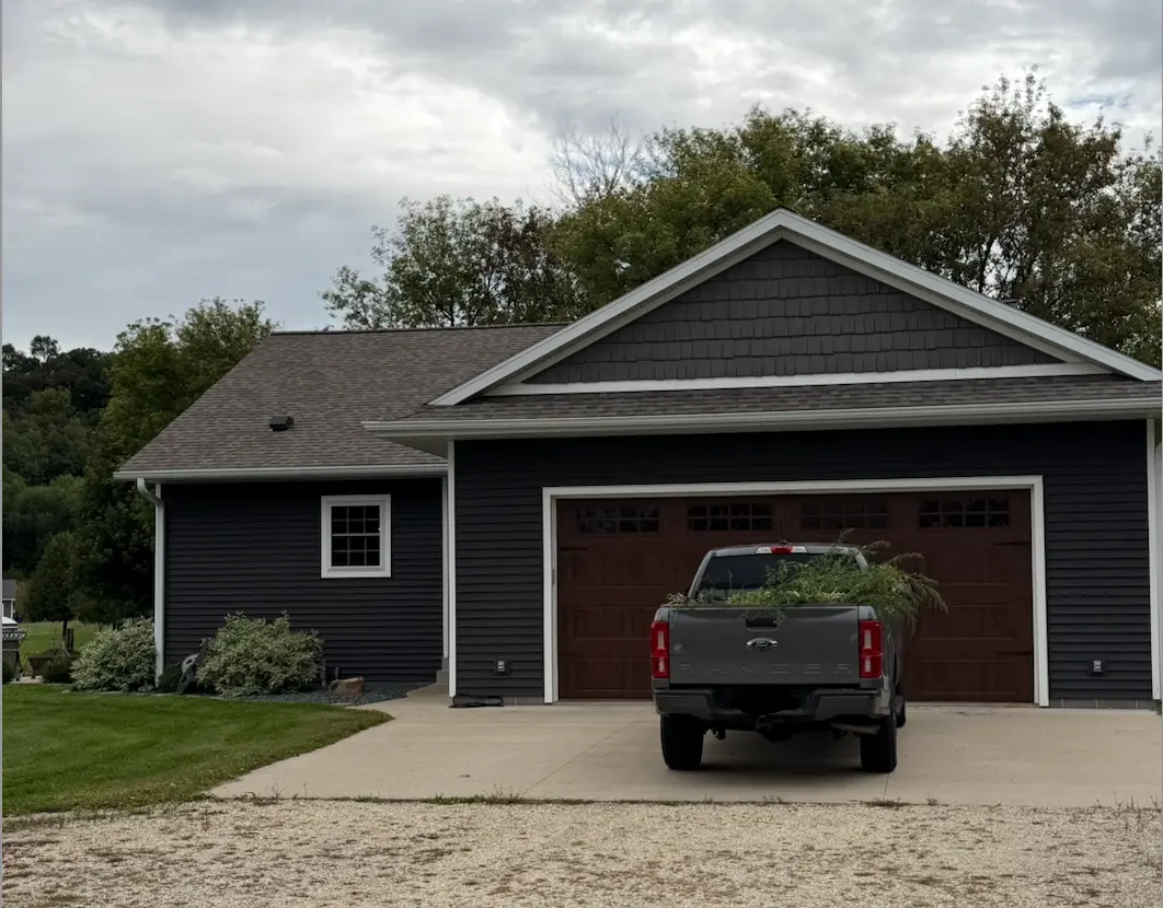 17 Richland AVE, Saint Charles, MN 55972