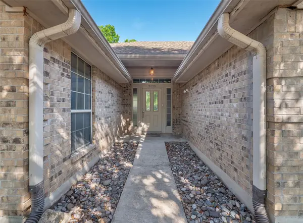 1710 Oaklawn DR, Taylor, TX 76574