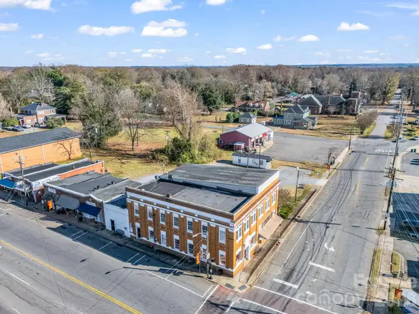 101 E FIRST ST, Lowell, NC 28098
