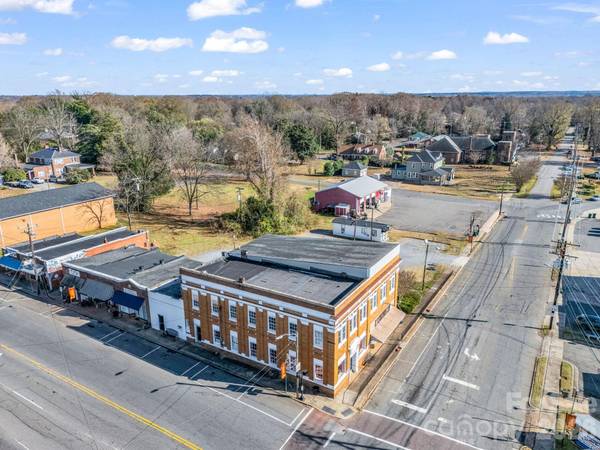 101 E FIRST ST, Lowell, NC 28098