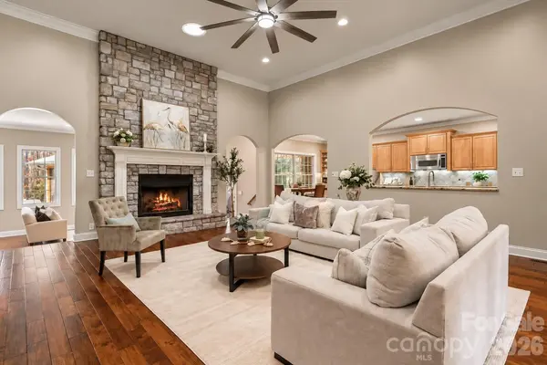 4950 River Hills DR, Denver, NC 28037