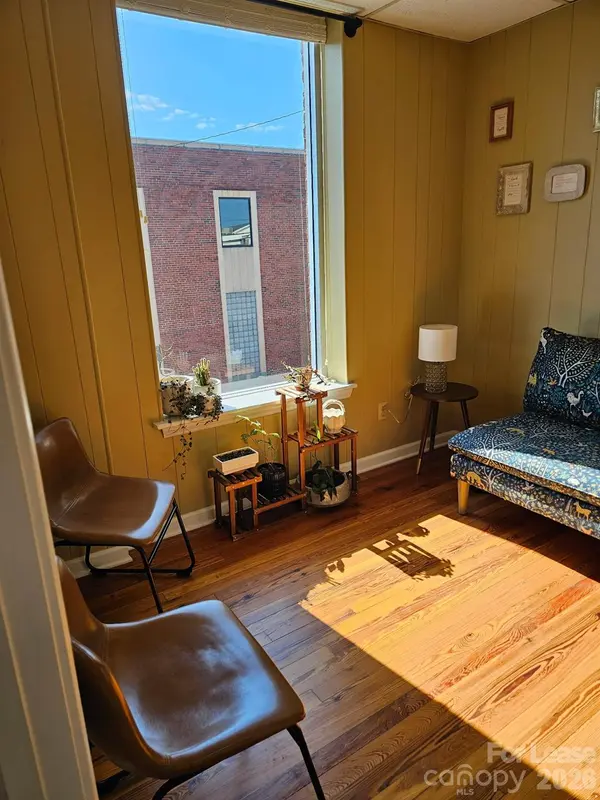 100 Queen ST, Morganton, NC 28655
