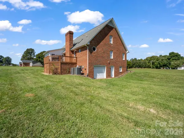 630 Bugger Hollow RD, Ellenboro, NC 28040