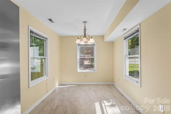 221 Old US 70 HWY E, Black Mountain, NC 28711