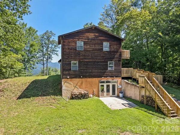 10435 White Oak RD, Waynesville, NC 28785