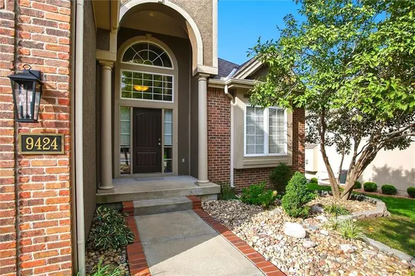 9424 N Hunter AVE, Kansas City, MO 64157