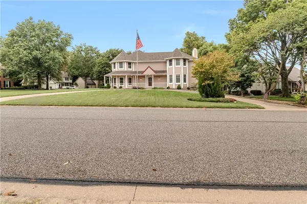 8523 Gillette ST, Lenexa, KS 66215