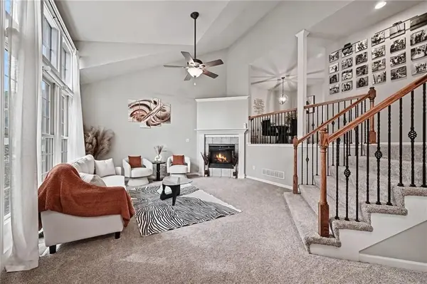 14090 NW 64th TER, Parkville, MO 64152