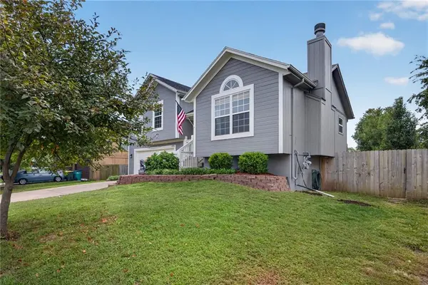 20941 W 226th ST, Spring Hill, KS 66083