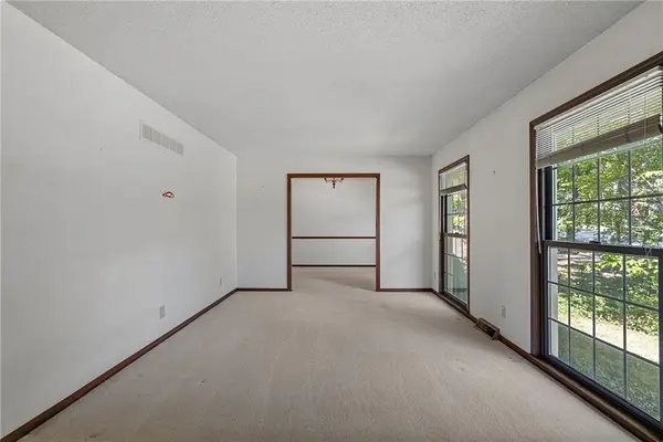 4724 Mullen RD, Shawnee, KS 66216