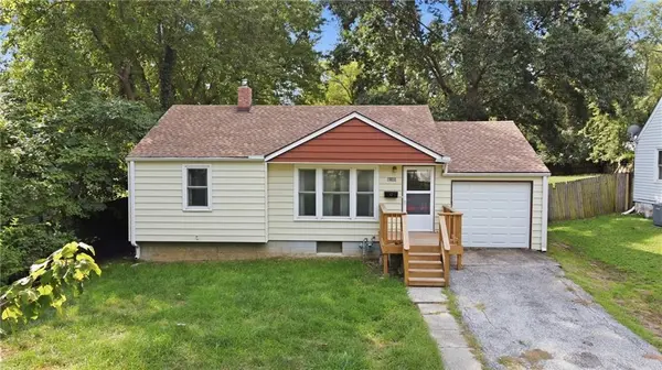 9209 67th TER #E, Raytown, MO 64133