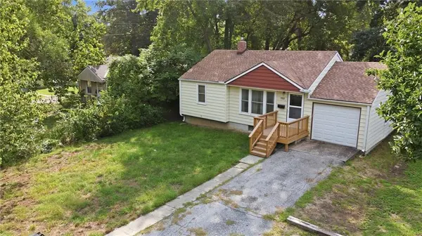 9209 67th TER #E, Raytown, MO 64133