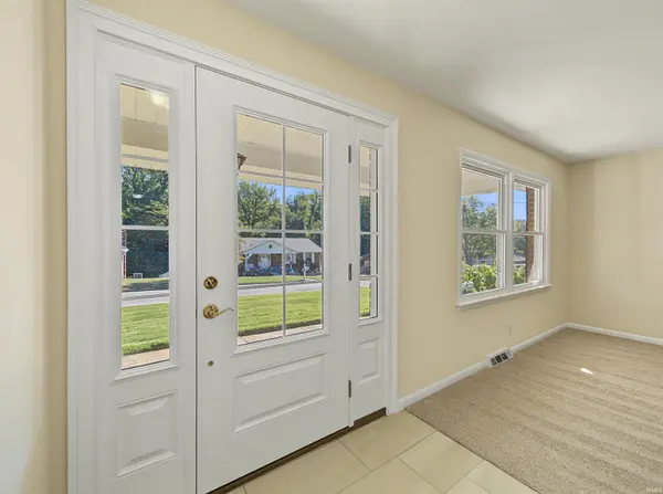 5608 Winston RD, Evansville, IN 47711