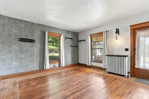 302 W Main ST, Syracuse, IN 46567