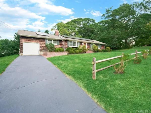 7 Sharon AVE, East Setauket, NY 11733