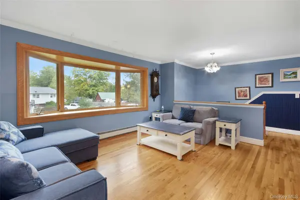 17 Hunter ST, Highland Mills, NY 10930