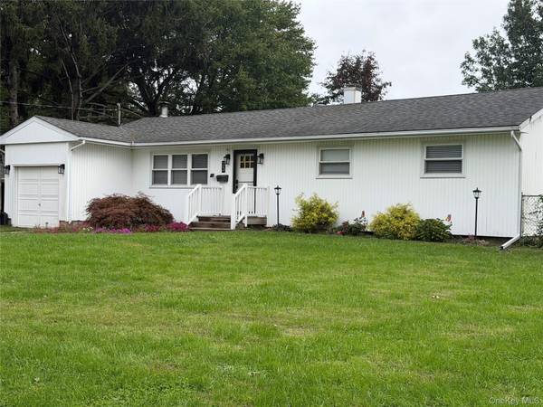 33 Jarvin RD, Port Jefferson Station, NY 11776