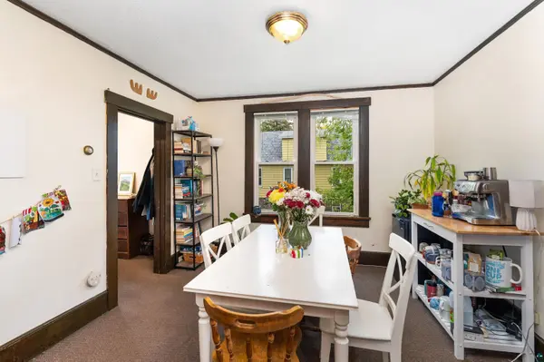 1306 E 11th St, Duluth, MN 55805-1560
