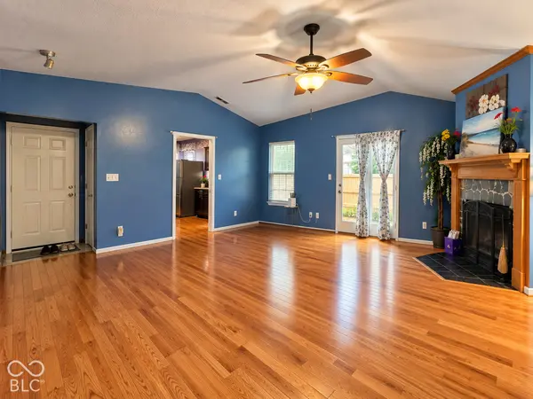 8830 Summer Walk DR E, Indianapolis, IN 46227