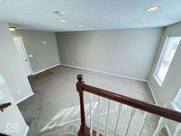 6338 El Paso ST, Whitestown, IN 46075