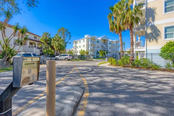 7720 34TH AVE W #101, Bradenton, FL 34209
