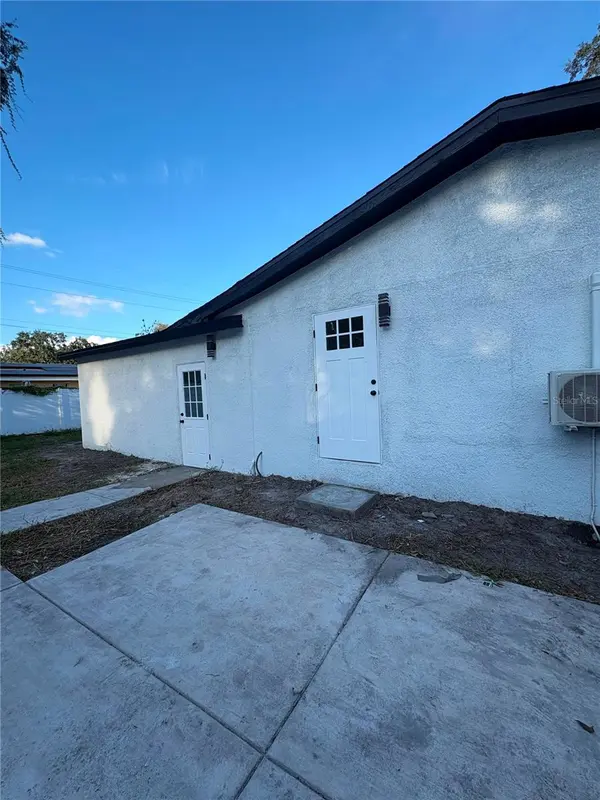 122 E 130TH AVE, Tampa, FL 33612