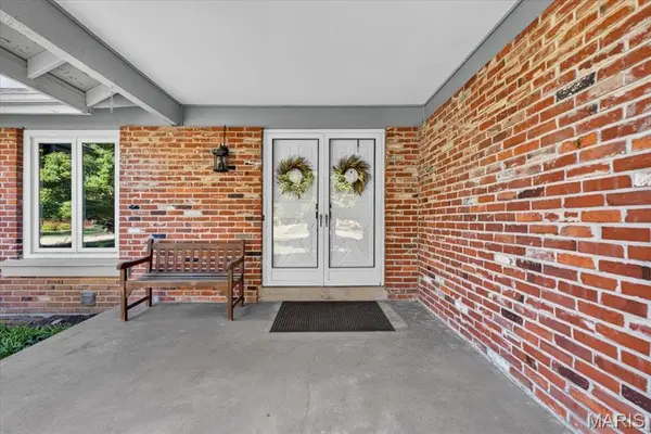 1632 Lochcrest DR, Chesterfield, MO 63017