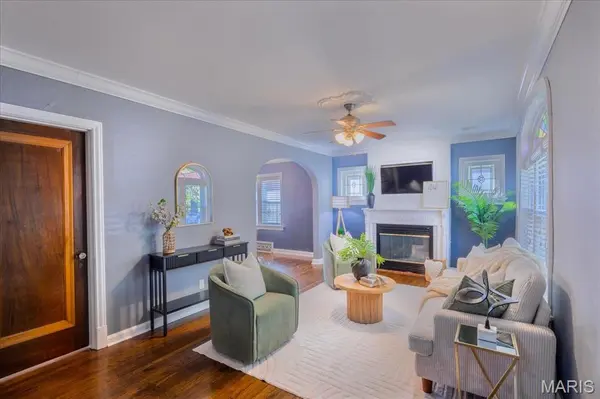 5714 Walsh ST, St Louis, MO 63109
