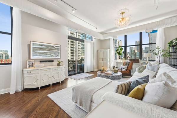 360 W Illinois ST #8A, Chicago, IL 60654