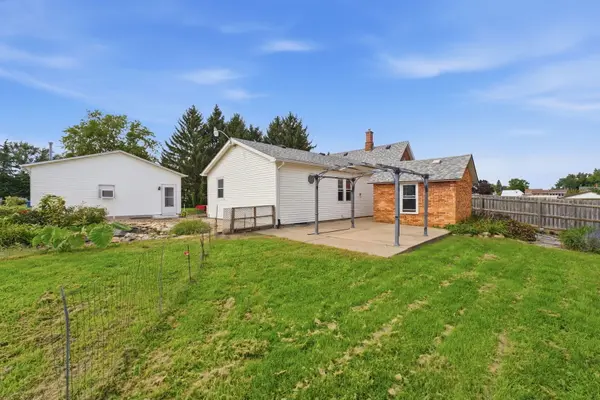 100 5th ST, Sherrard, IL 61281
