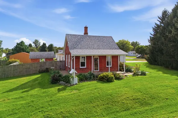 100 5th ST, Sherrard, IL 61281