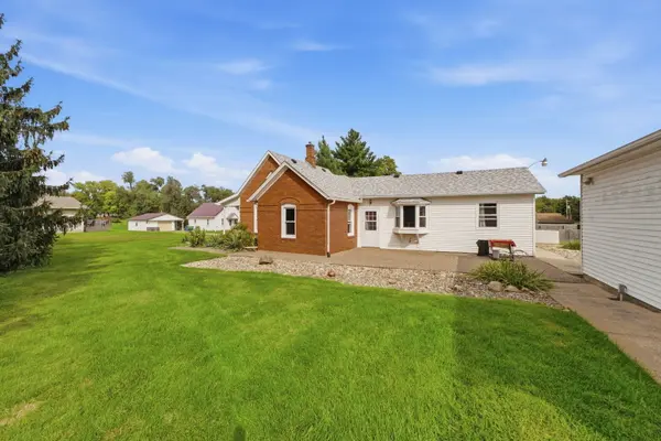 100 5th ST, Sherrard, IL 61281