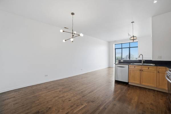 4050 N Lincoln AVE #304, Chicago, IL 60618